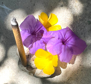 Smudging - Sage Wands , Palo Santo Sticks & inscense